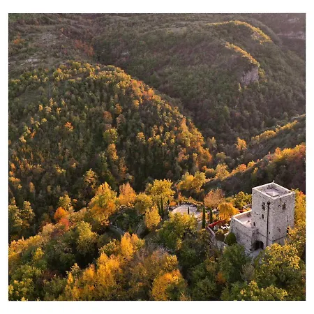 Marcheamore - La Roccaccia Relax, Art & Nature Villa