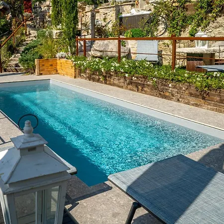 Marcheamore - La Roccaccia Relax, Art & Nature Montefortino