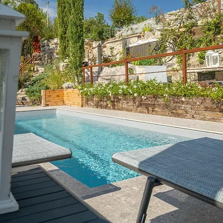 Marcheamore - La Roccaccia Relax, Art & Nature Villa