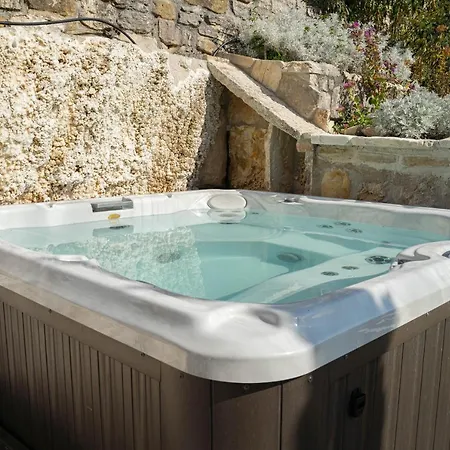 Marcheamore - La Roccaccia Relax, Art & Nature Villa *