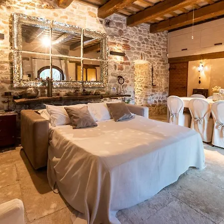 Marcheamore - La Roccaccia Relax, Art & Nature Villa