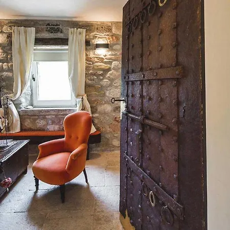 Marcheamore - La Roccaccia Relax, Art & Nature Villa